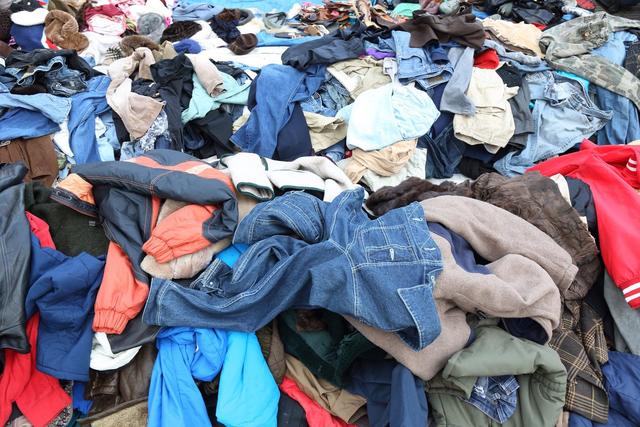 快门回收旧衣服多少钱一斤价格，快马旧衣服回收？